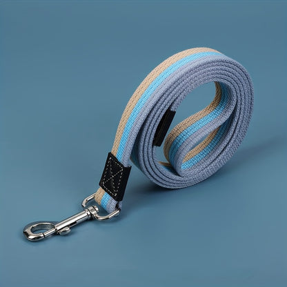 Durable striped dog leash made of polyester fiber, with a no-slip handle, heavy-duty for all breeds, easy to fold and store, battery-free.