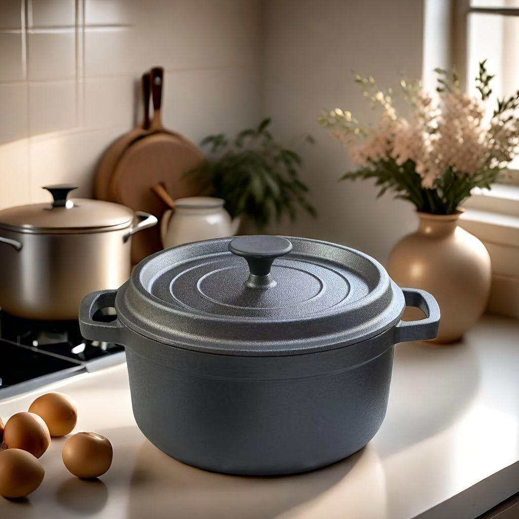 One piece of kitchenware - a double eared stew pot made of cast iron. This versatile pot, with a thickened flat bottom and no coating, is ideal for making soups and stews. It is non-stick and can be used for various purposes in the kitchen. A must-have