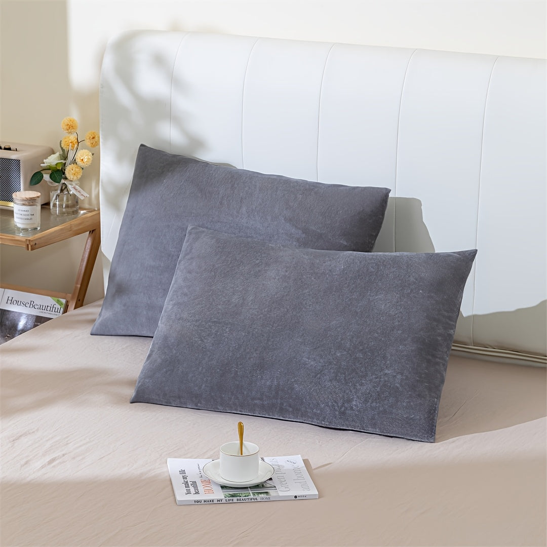 Stay warm and cozy this winter with our Crystal Velvet Pillowcase. Soft, skin-friendly, and perfect for chilly nights, this pillowcase features an envelope closure and is ideal for dorms, homes, and hotels. Easy to care for with machine washable fabric.