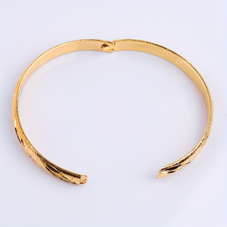 Set of 6 Middle Eastern style bangle bracelets, plated with 18K gold. This classical set is perfect for weddings, parties, and everyday wear for women.