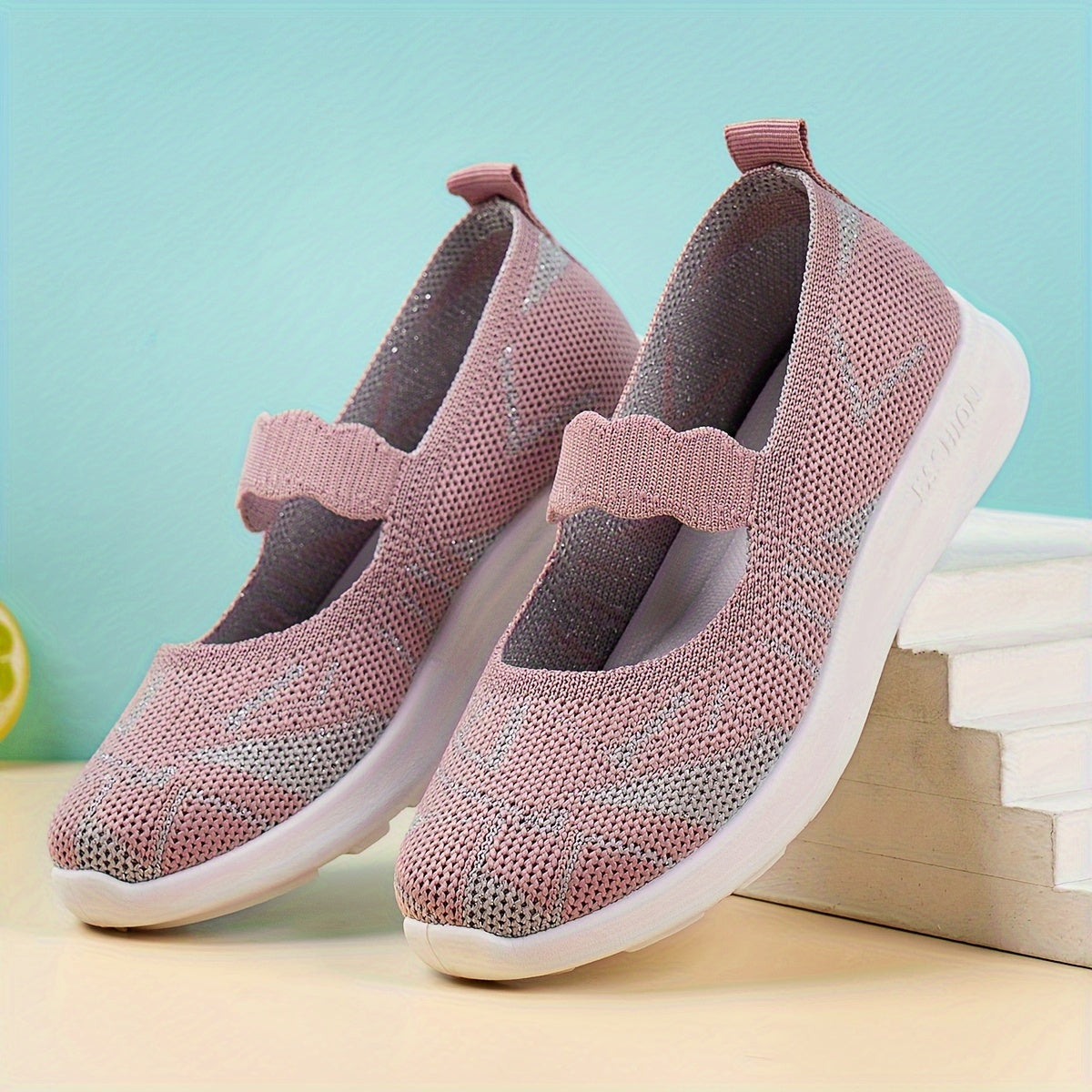 Stylish lightweight woven low top shoes for girls, perfect for spring and autumn.