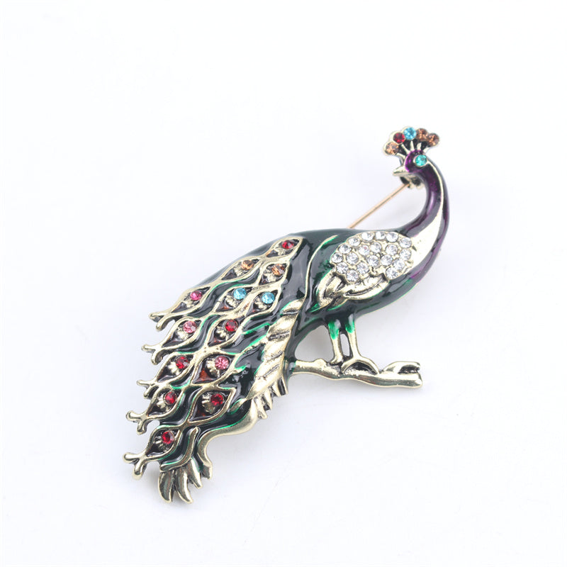 Elegant Peacock Brooch Pin with Enamel and Rhinestones, Animal Shaped Accessory, Novelty Simulation Design, Perfect for Hanfu, Cheongsam, and Special Events, Irregular and Fashionable.