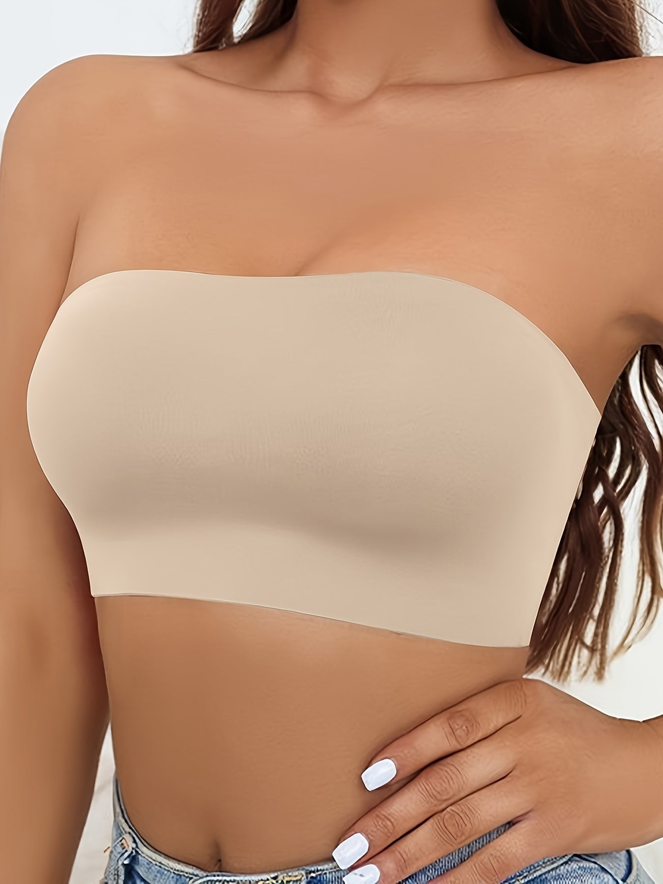 Seamless strapless wireless bandeau for women, providing sexy, comfortable push-up support in lingerie or underwear.