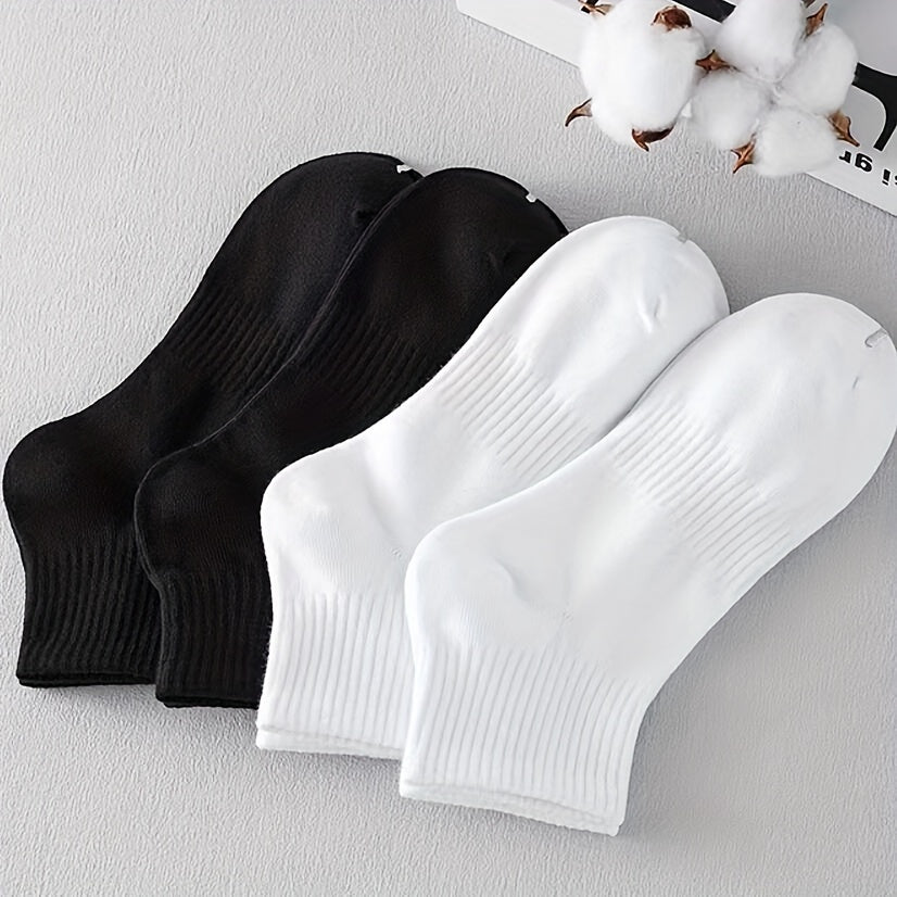 5-Pack of Unisex Breathable Ankle Socks in Black & White, made of Thin Cotton Blend with Moisture-Wicking and Anti-Odor properties, Knit fabric, Machine Washable.