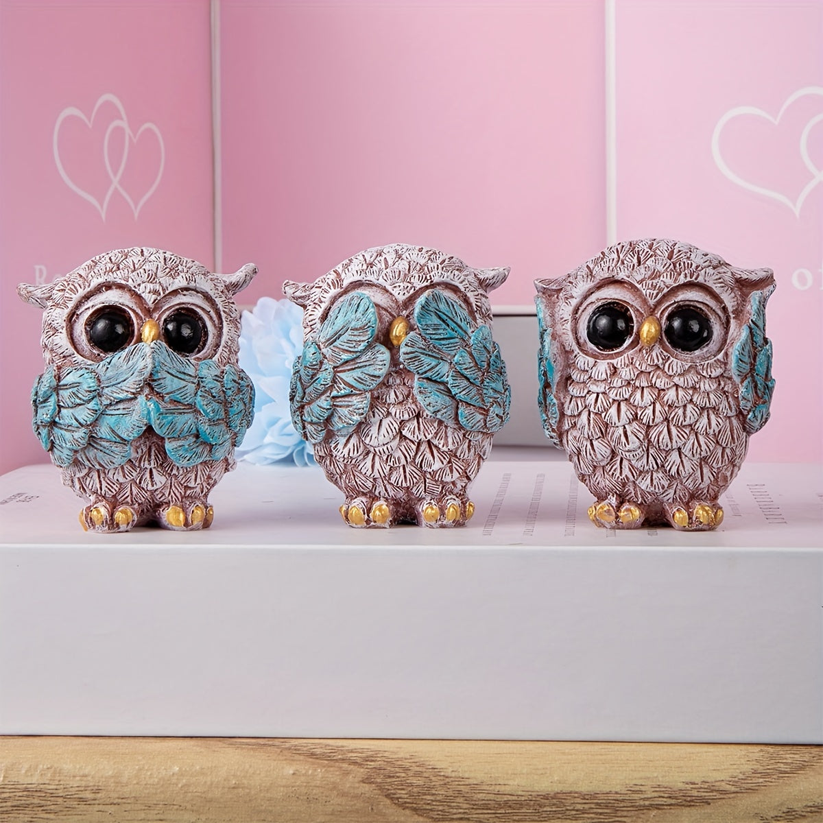 Set of 3 European-style owl figurines, perfect for wine cabinet, living room, office desk, or home decor.