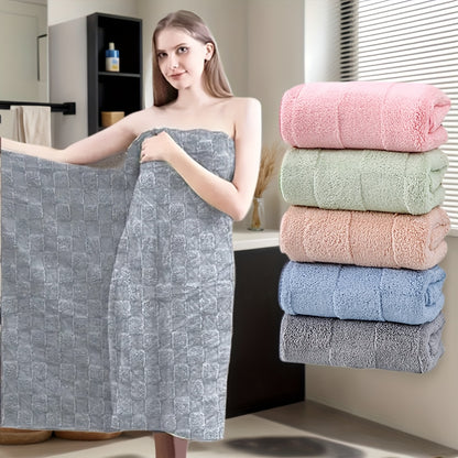 2pc Plaid Bath Towel Set made of soft & absorbent coral fleece. Large towels with 300GSM perfect for home, hotel, spa, swimming. Quick-dry, luxury bathroom accessories. Plush and elegant