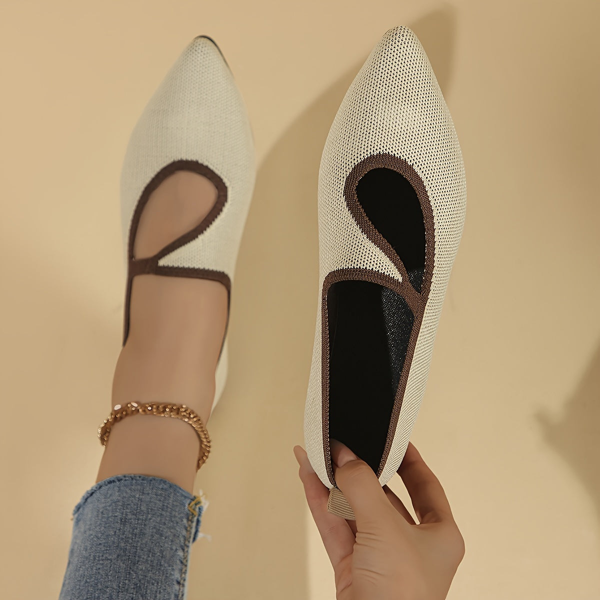 Stylish slip-on flats for women with breathable, comfortable pointed toe and soft sole suitable for all seasons.