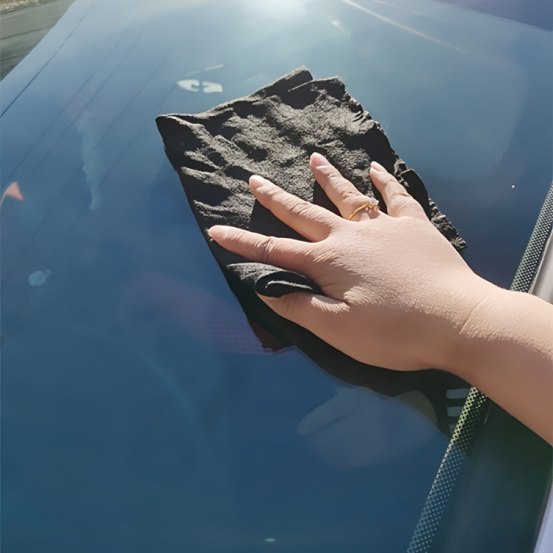 Magic microfiber cleaning cloths - set of 3. Perfect for sparkling, streak-free surfaces on glass, cars, furniture, and appliances. lint-free and effective.