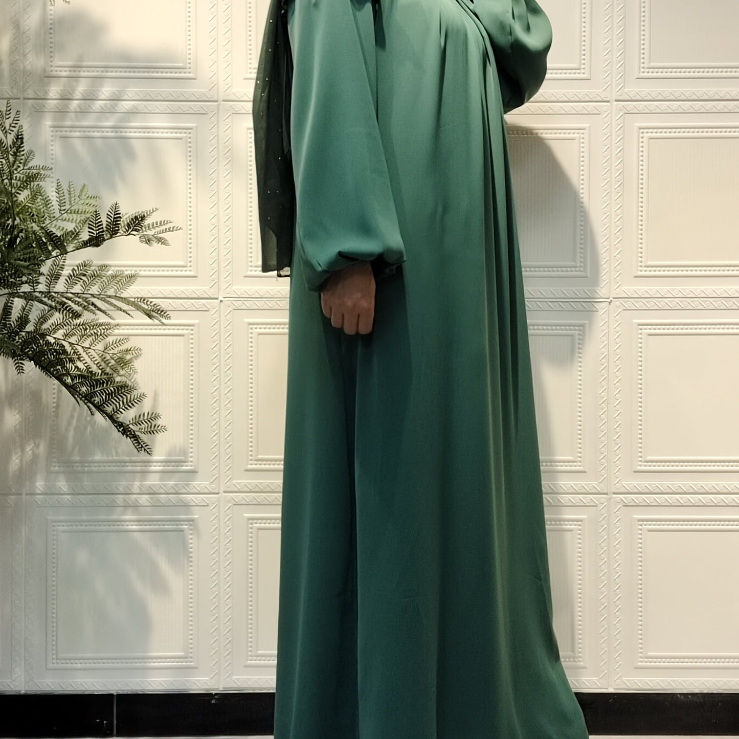 Plus Size Middle Eastern Traditional Muslim Dress in solid color with round neck made from non-stretch polyester fabric, perfect for summer wear with a Middle East Special Project style.