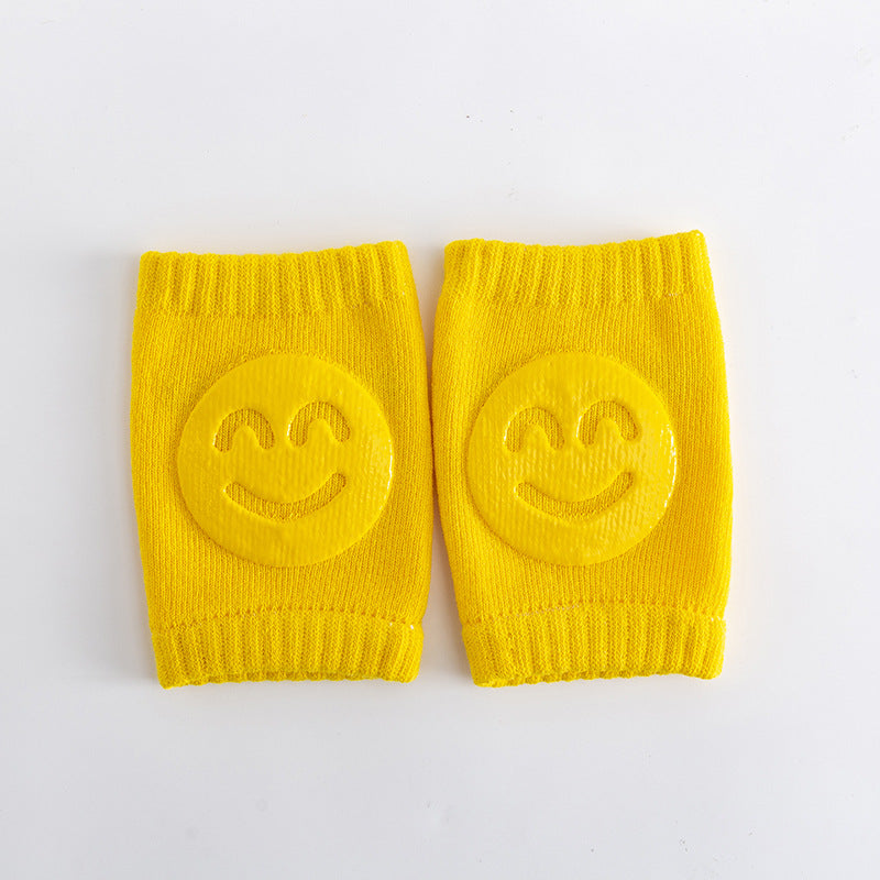 Knitted knee pads with smiley face for boys, ideal for autumn and winter