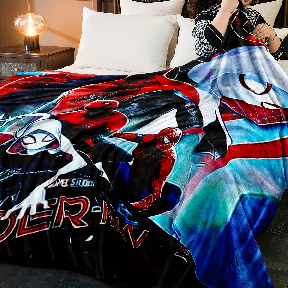 Four Spider-Man-themed decorative blankets that can be used as carpets, bed covers, towels, nap blankets, leisure blankets, and travel blankets. Made from knitted polyester, these blankets are modern and versatile, suitable for use in all seasons.