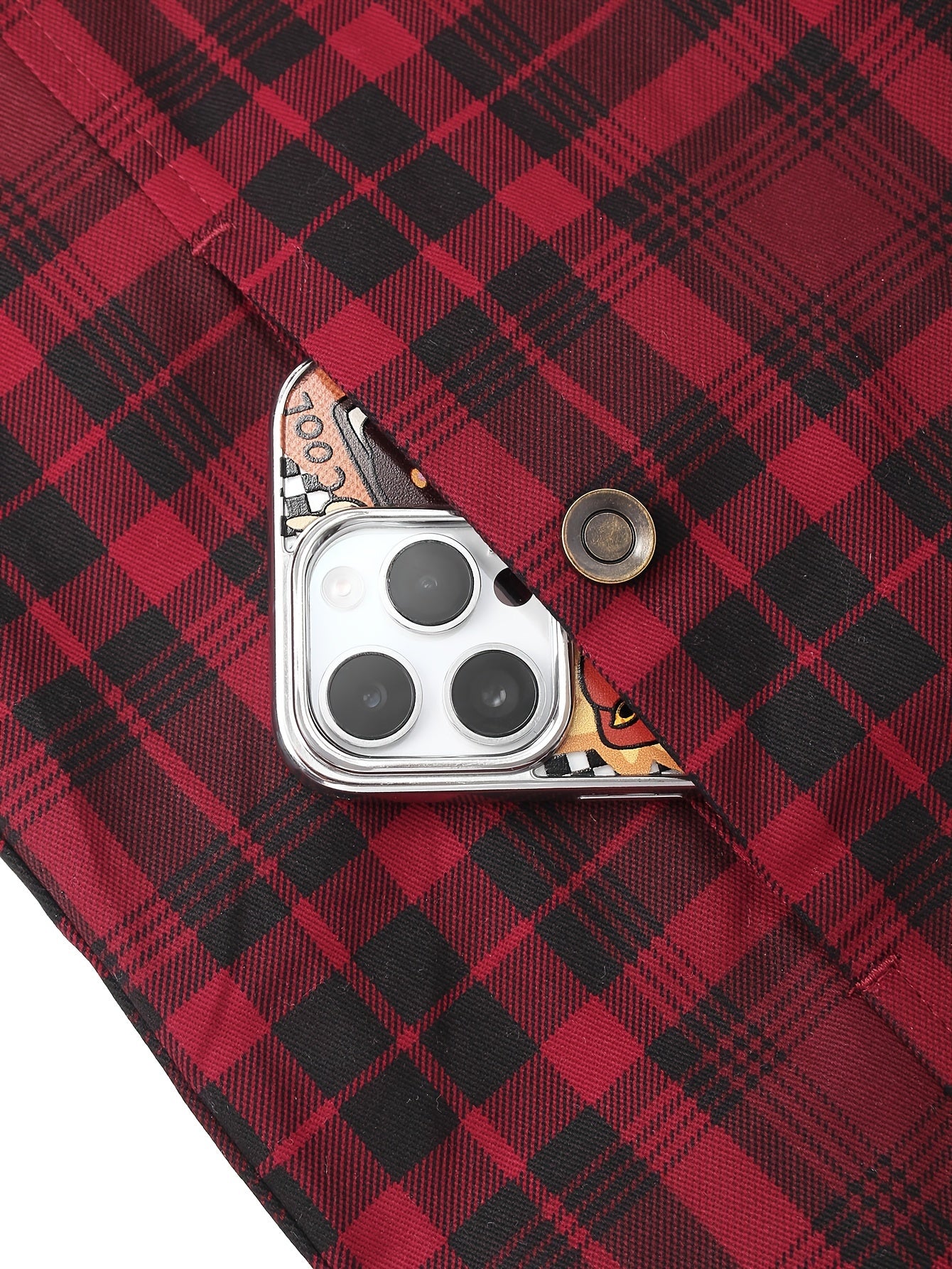 American retro style plaid shirt jacket suitable for outdoor leisure and fashion matching, with a classic workwear look.