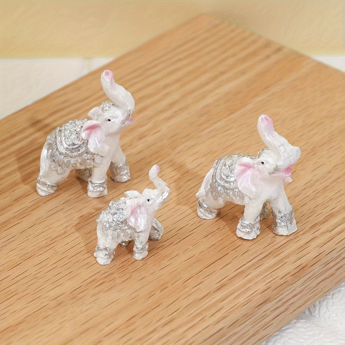 Resin Elephant Family Figurines, Indoor and Outdoor Decor, Perfect Holiday Gift, No Electricity Needed.