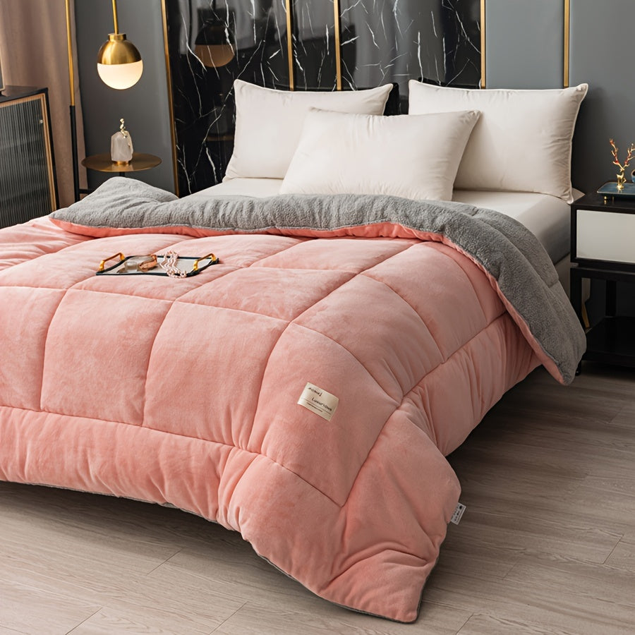 Bizning Plush Sherpa Fleece Comforter bilan qulaylikka sho'ng'ing - juda yumshoq, qulay va yil davomida foydalanish uchun uslubiy, qaytariladigan plaid naqshiga ega va oson parvarish qilish uchun mashinada yuvish mumkin.