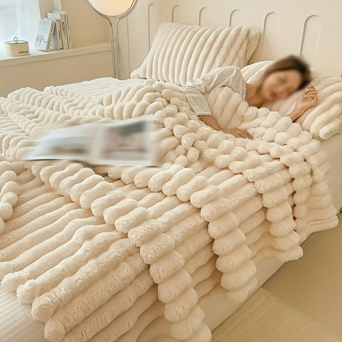 Modern Style Luxury Plush Blanket Throw - Cozy and Warm Flannel Blanket, Soft Sofa Blanket, Machine Washable, All-Season Multipurpose Striped Gift Blanket perfect for Office, Bed, Camping, Travel, and Naps.