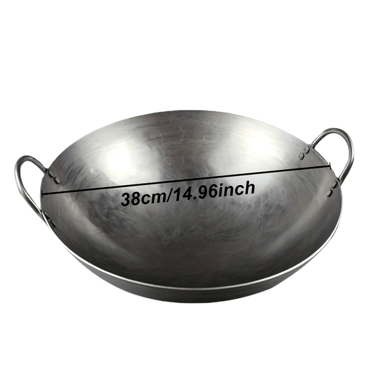 This traditional Chinese cooking wok is made of durable cast iron and measures 34-38cm in diameter. It is a large, uncoated deep frying pan that is compatible with electric stovetops. Perfect as a Christmas gift for parents and husbands, this versatile