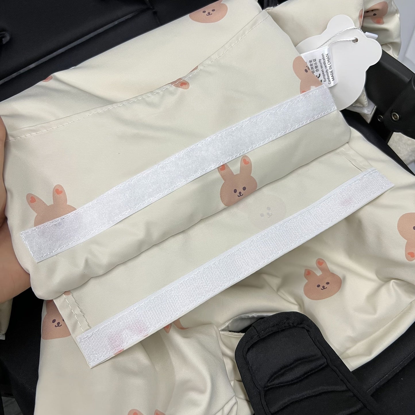 Ensure your baby's safety and comfort with these non-slip autumn and winter baby dining chair cushions, perfect for Halloween, Thanksgiving, and Christmas gifts.