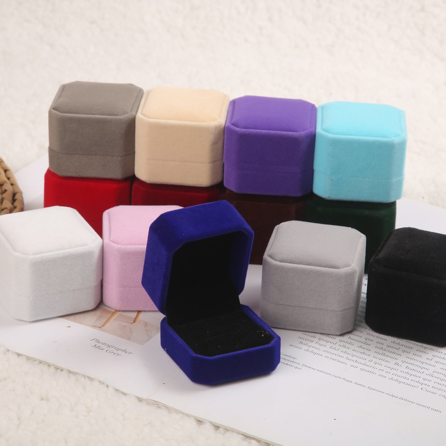 Elegant velvet jewelry box with cufflink compartment, classic design for rings, earrings, and necklaces. Soft fabric interior, available in multiple colors. Ideal gift packaging for special occasions.