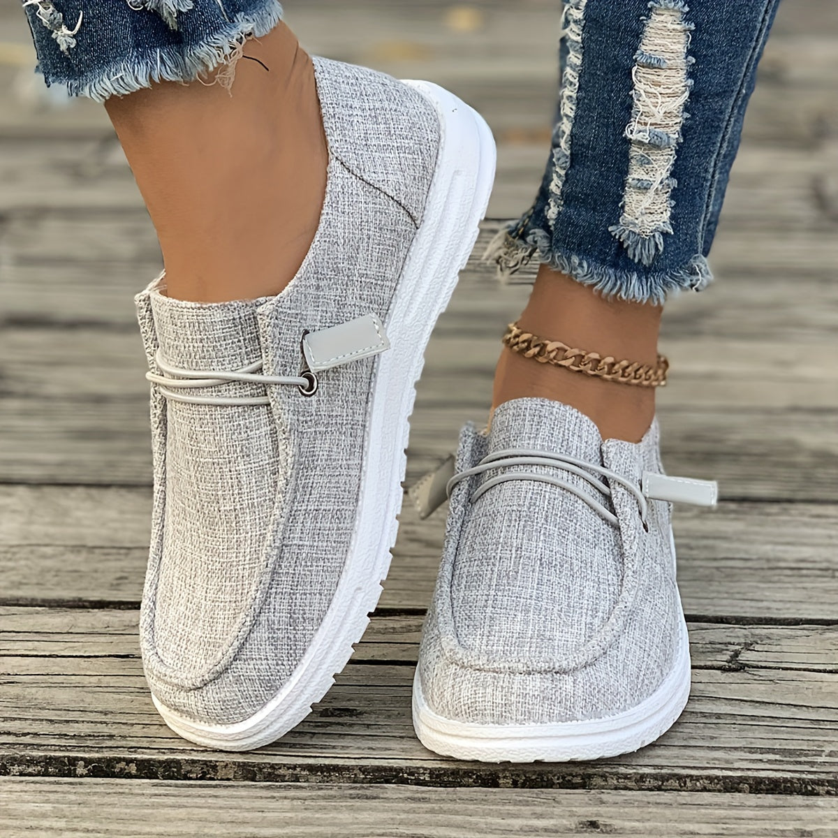 Women's casual lace-up outdoor shoes, lightweight low top sneakers in plus size.