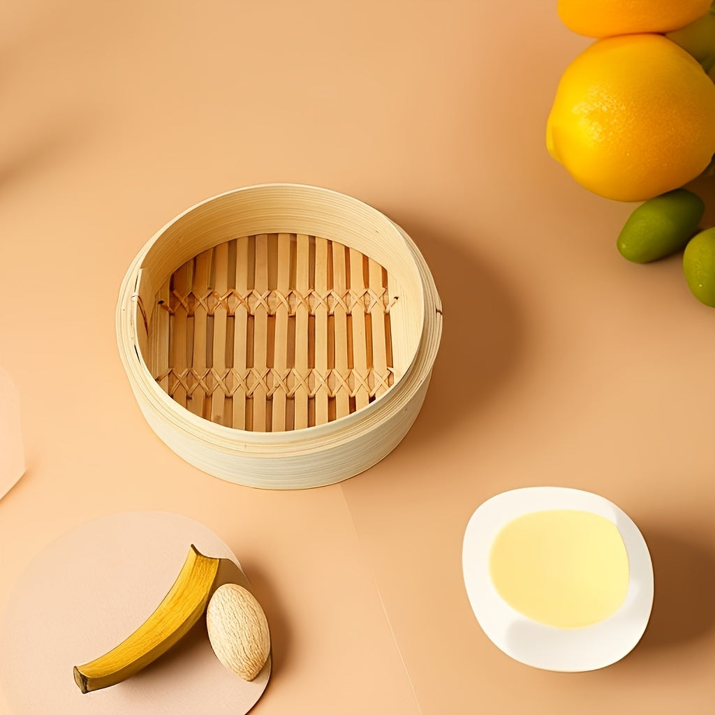 One set includes a three-piece bamboo steamer, each piece measuring 20cm wide. This steamer is perfect for steaming a variety of foods such as dumplings, bread, fish, and meat.