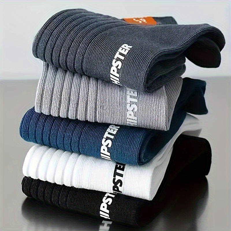 5 pairs of comfy, breathable low-cut sports socks.