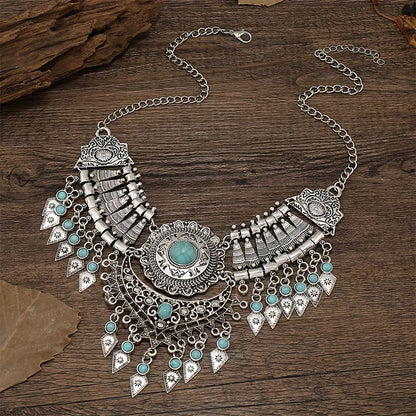 Vintage necklace pendant with ethnic-style collarbone chain for women.