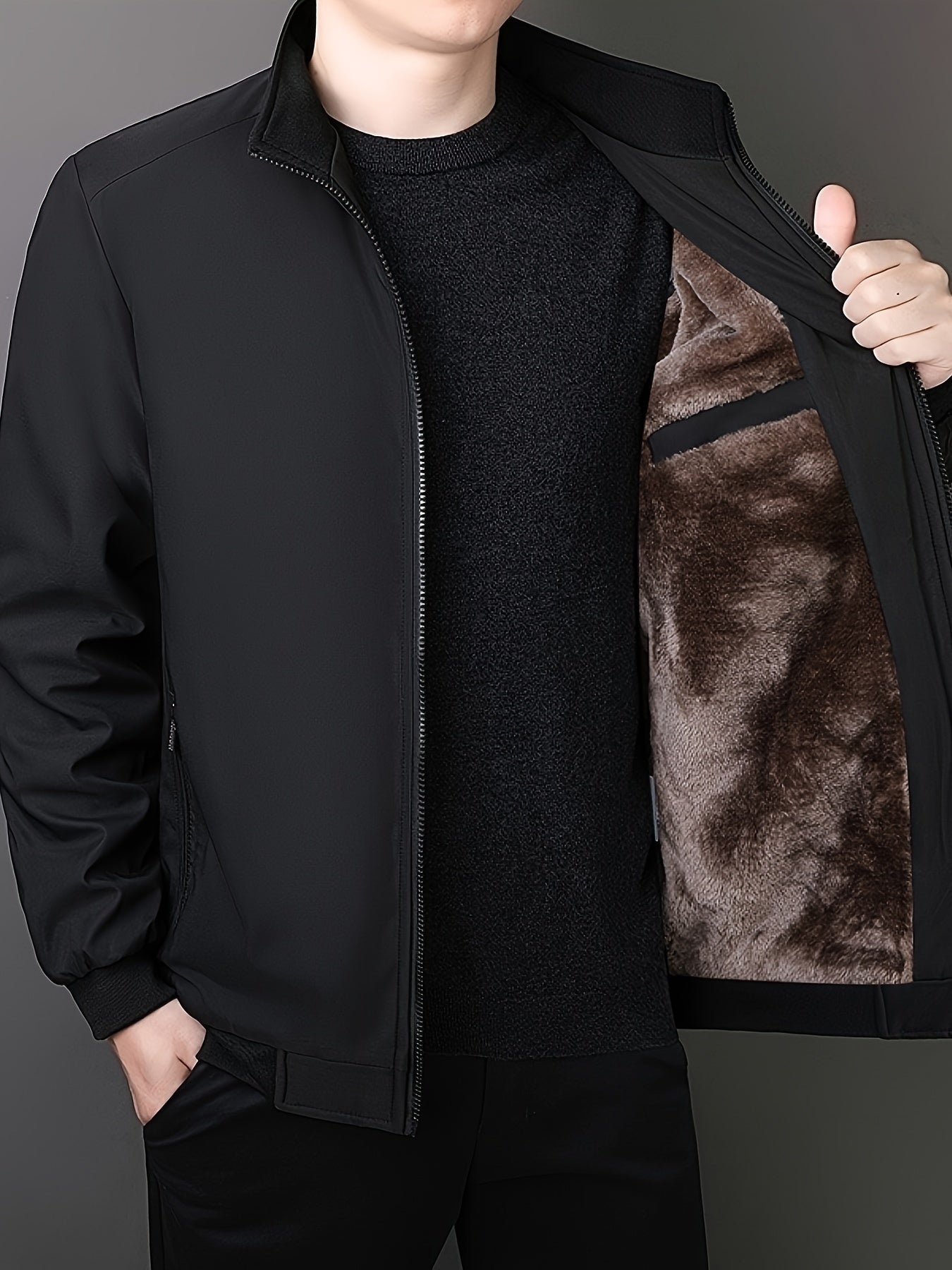 1 men's fleece-lined coat with zip closure, solid color, regular fit, polyester fill and fabric.