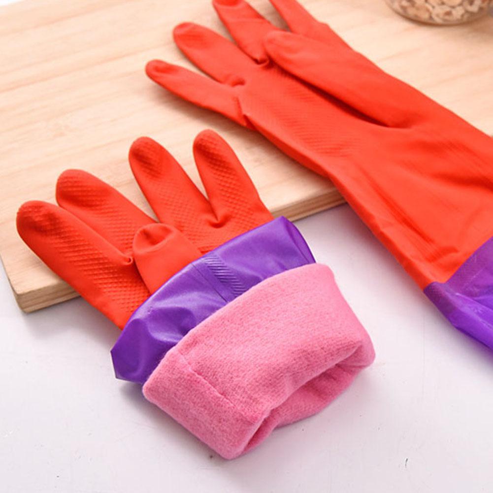 Durable, winter-proof floral design gloves made from lead-free waterproof PET rubber with fleece lining. Perfect for household cleaning in the kitchen, bathroom, toilet, car, and patio. Features long sleeves and thickened material for added protection.