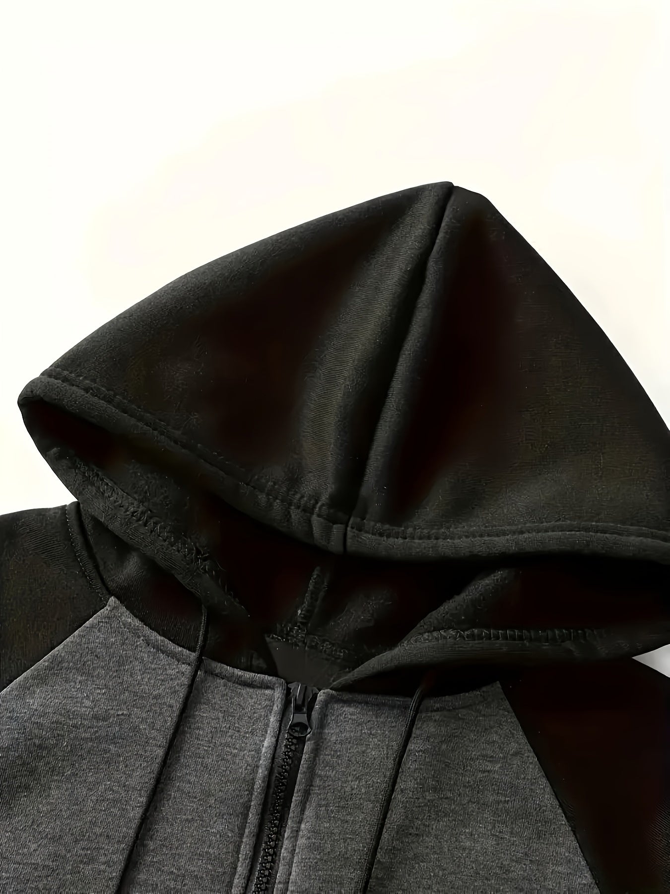 New men's jacket for plus size men with contrast color zipper, plus velvet sweatshirt with hood.