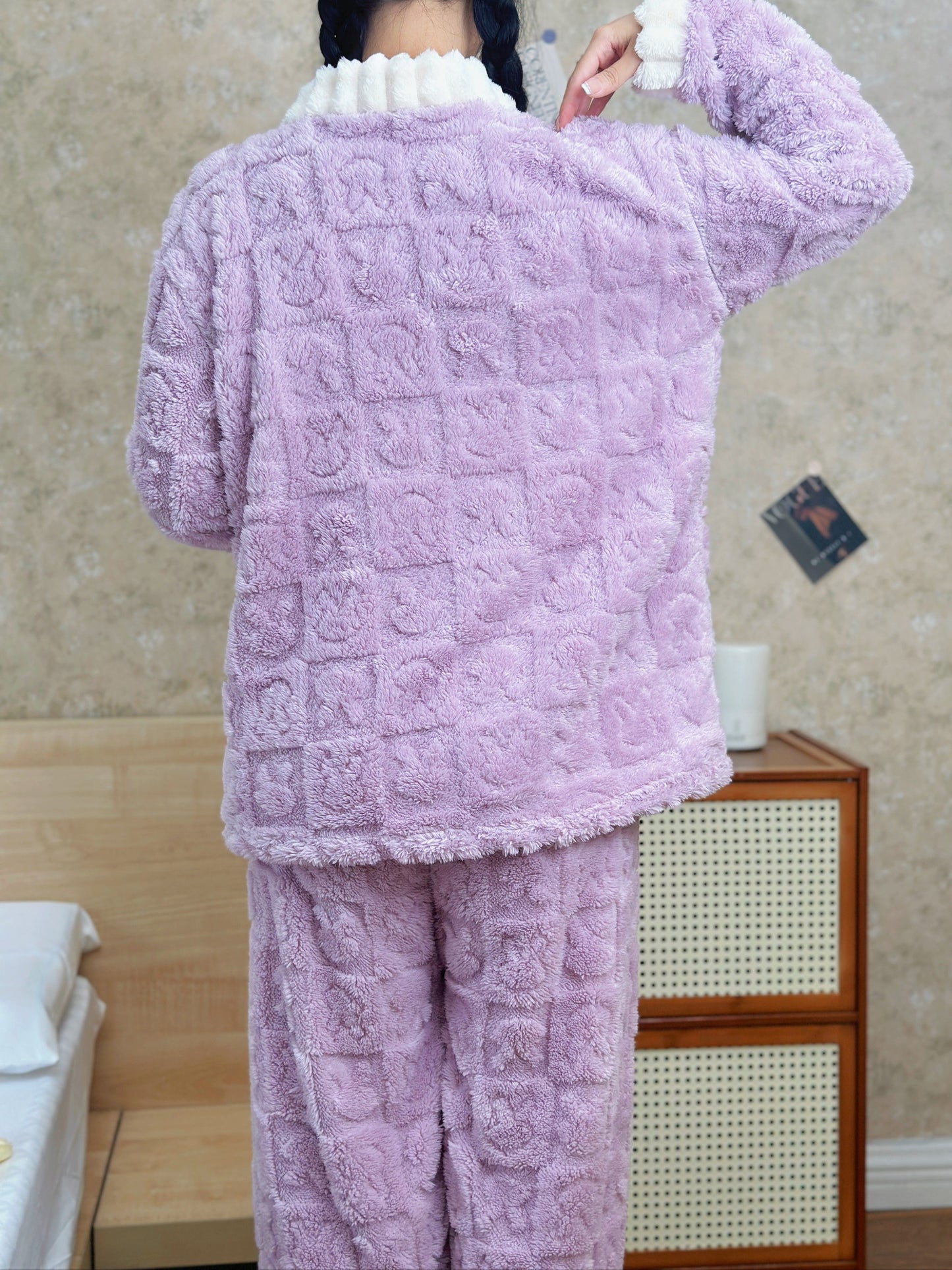 Women's V-Neck Jacquard Pajama Set, 100% Polyester Thickened Fleece with Rabbit Pattern and Bow Detail, Fall/Winter Sleepwear