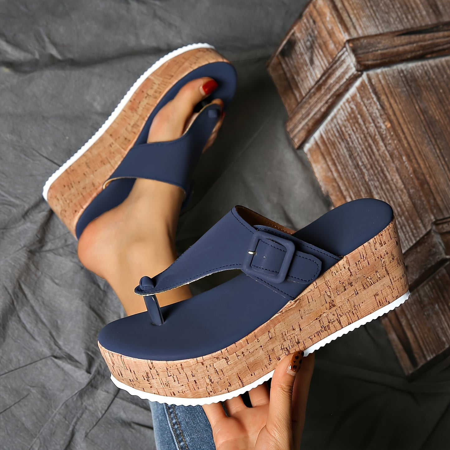 Women's vintage style platform sandals, all-season mid heel flip flops with clip toe, slip-on design, comfortable man-made materials with PU sole.