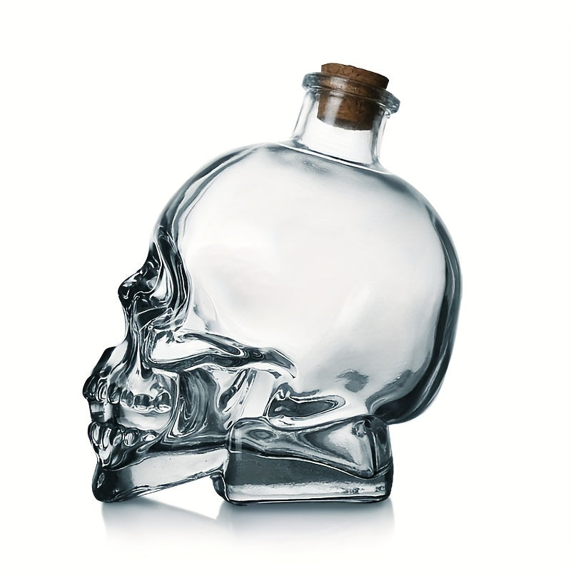 Skull Whisky Decanter for various liquors, perfect for bars, pubs, clubs, restaurants, and homes. Halloween-themed drinkware for spooky gatherings.