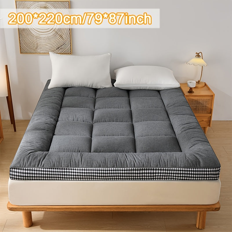 Comfortable and soft Japanese floor mattress in full size, with thick and fluffy padding. Breathable tatami cushion that is foldable and rollable, perfect for camping, dormitory, or guest