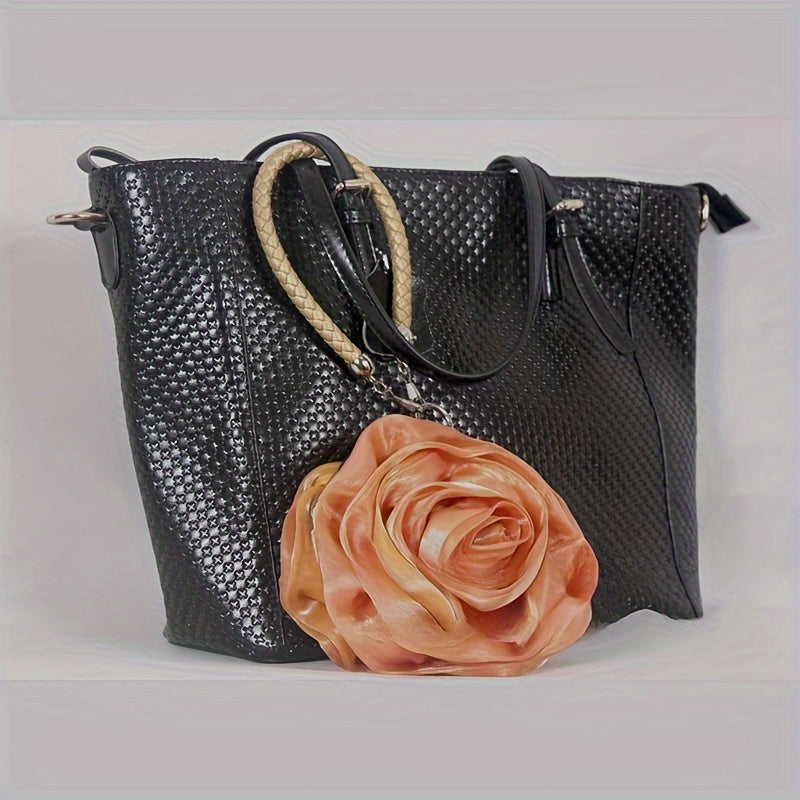 Introducing the Huang Yunying Special Silk Three-dimensional Flower Bag, perfect for adding elegance to your evening dresses. This hand-held bride bag doubles as a coin purse, pendant bag, and party or dinner decoration. It's also great for Christmas