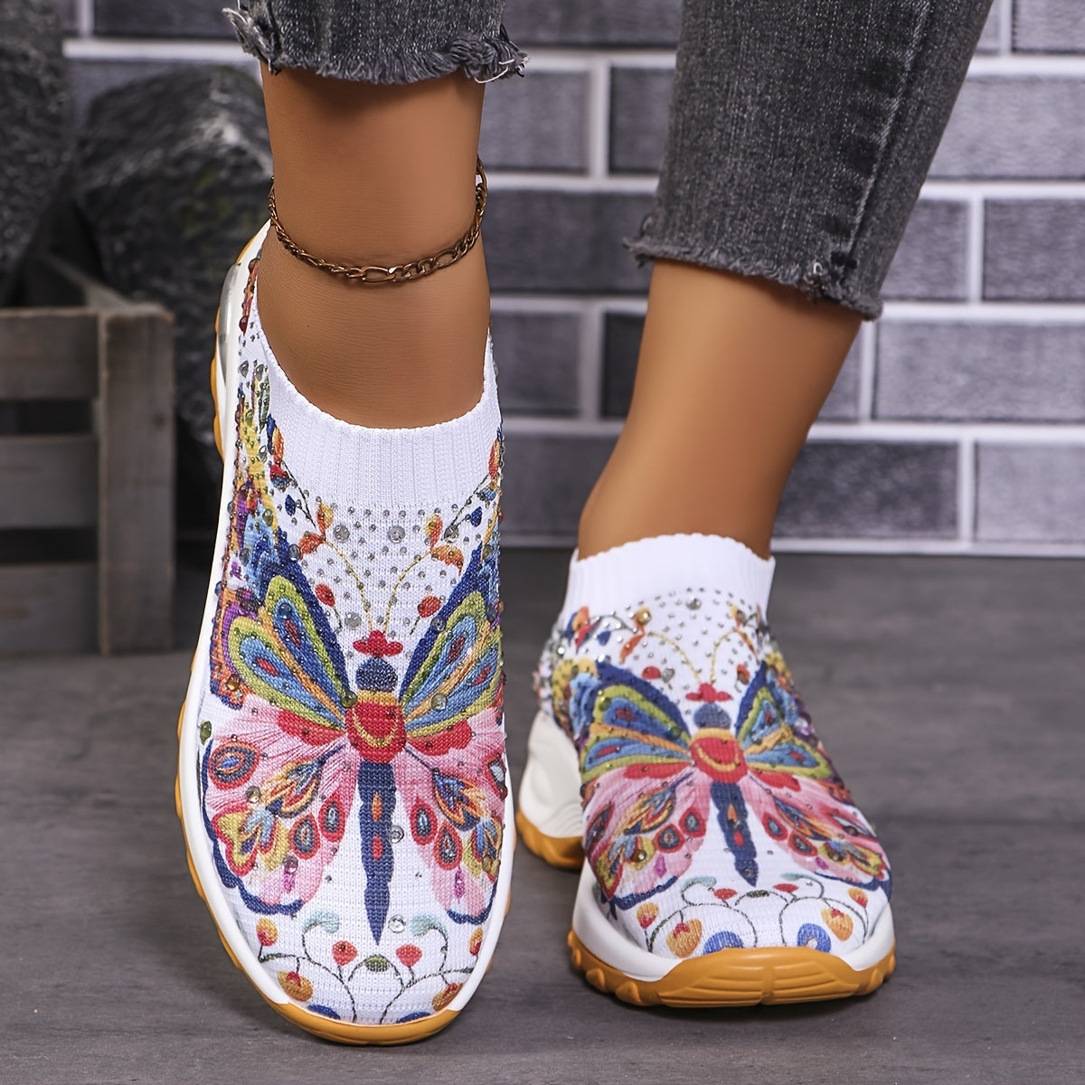 Women's fashion sneakers with breathable fabric, slip-on style, positioning printing, EVA sole, and Taizhou Exclusive design.