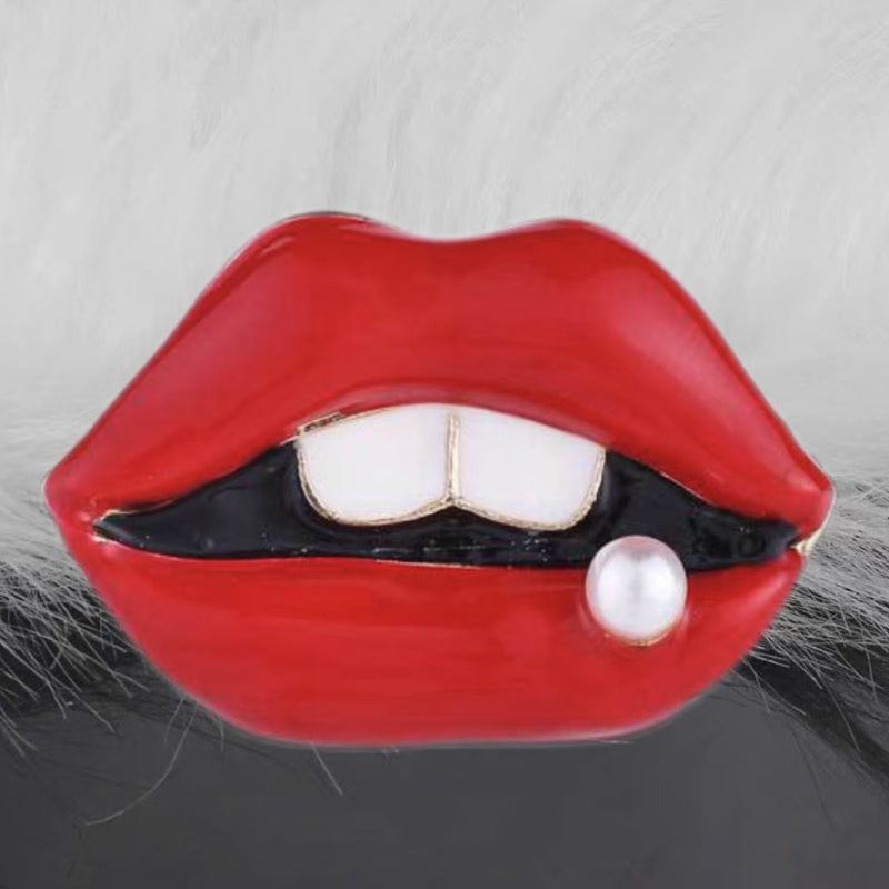 Stylish Red Lips Brooch Pin - Trendy Acrylic Fashion Accessory for Women, Ideal Gift Choice