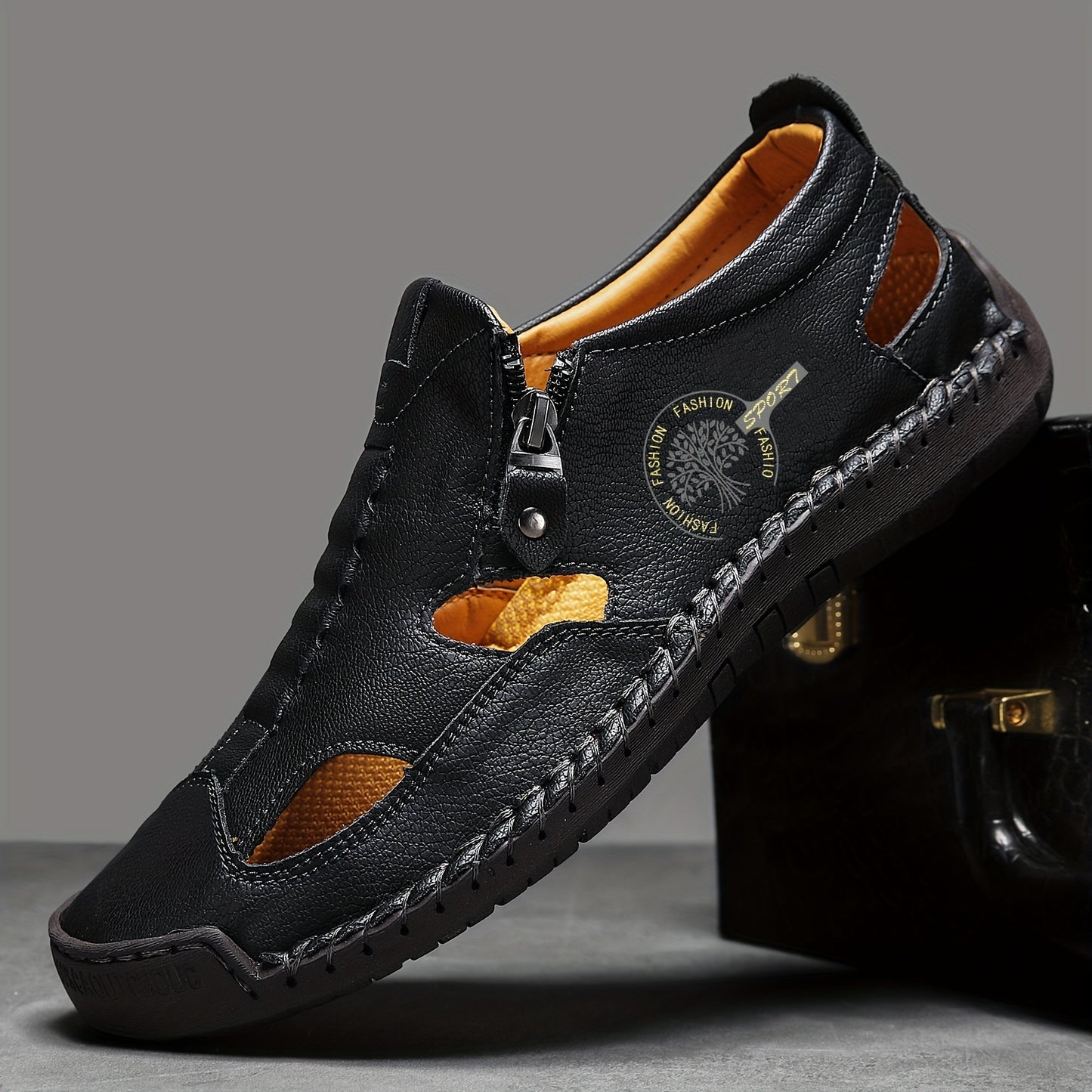 Men's slip on trekking shoes, non-slip camping shoes for outdoor activities.