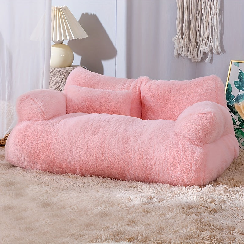 Soft beige plush cat bed with non-slip base, detachable cover, and polyester fill. Ideal for snoozing and relaxing, easy to clean. Perfect for kittens and cats.