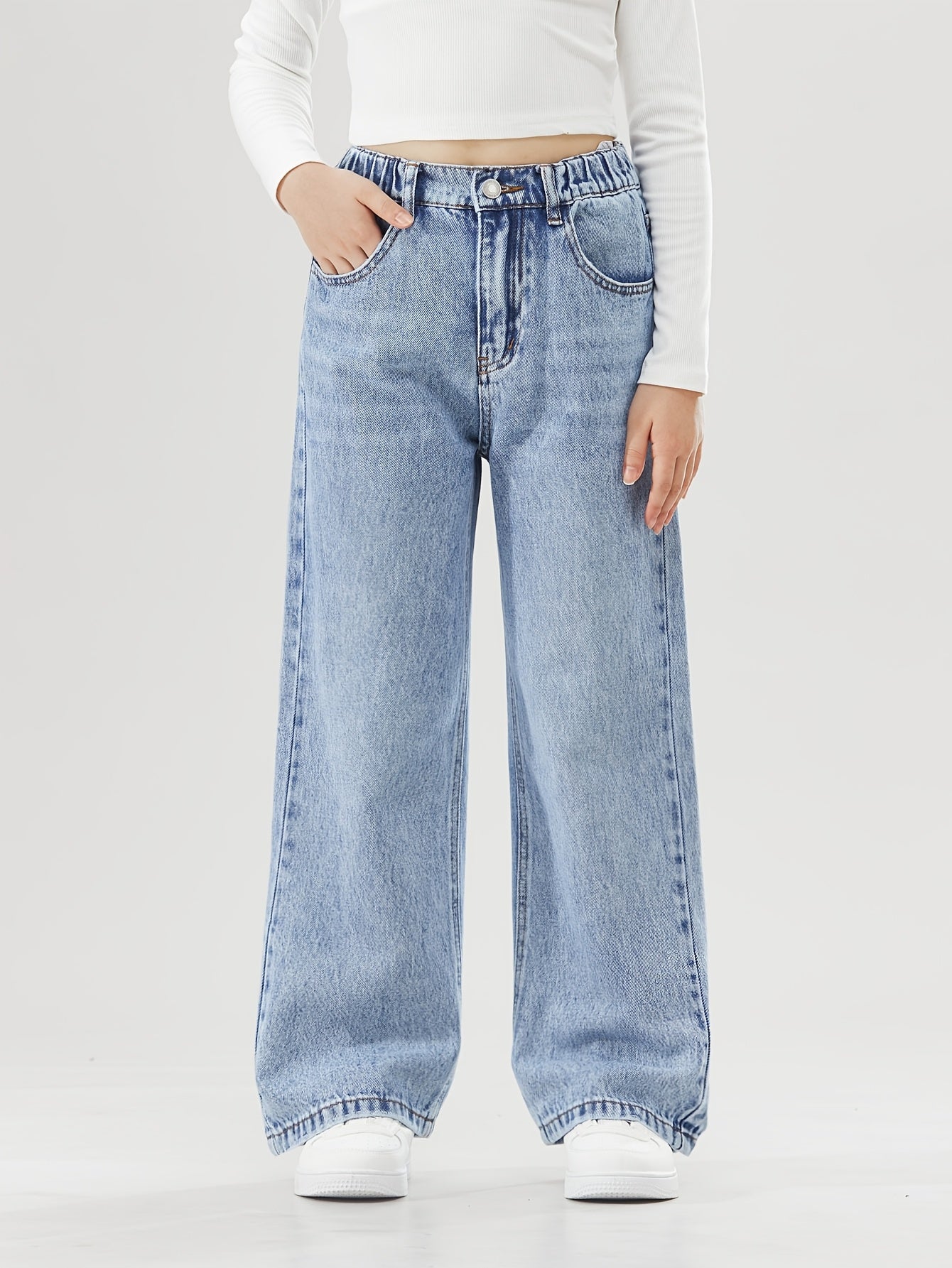 Women's relaxed fit denim pants with elastic waist