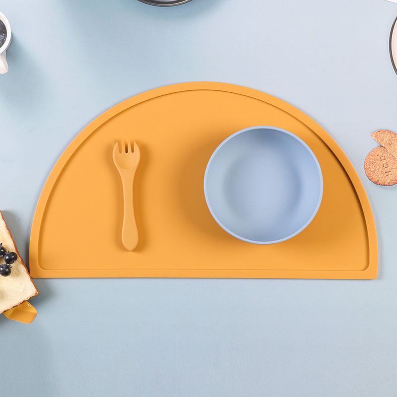 Ensure your baby's meals stay clean and safe with this food-grade silicone baby placemat! The perfect gift for Christmas, Halloween, or Thanksgiving.