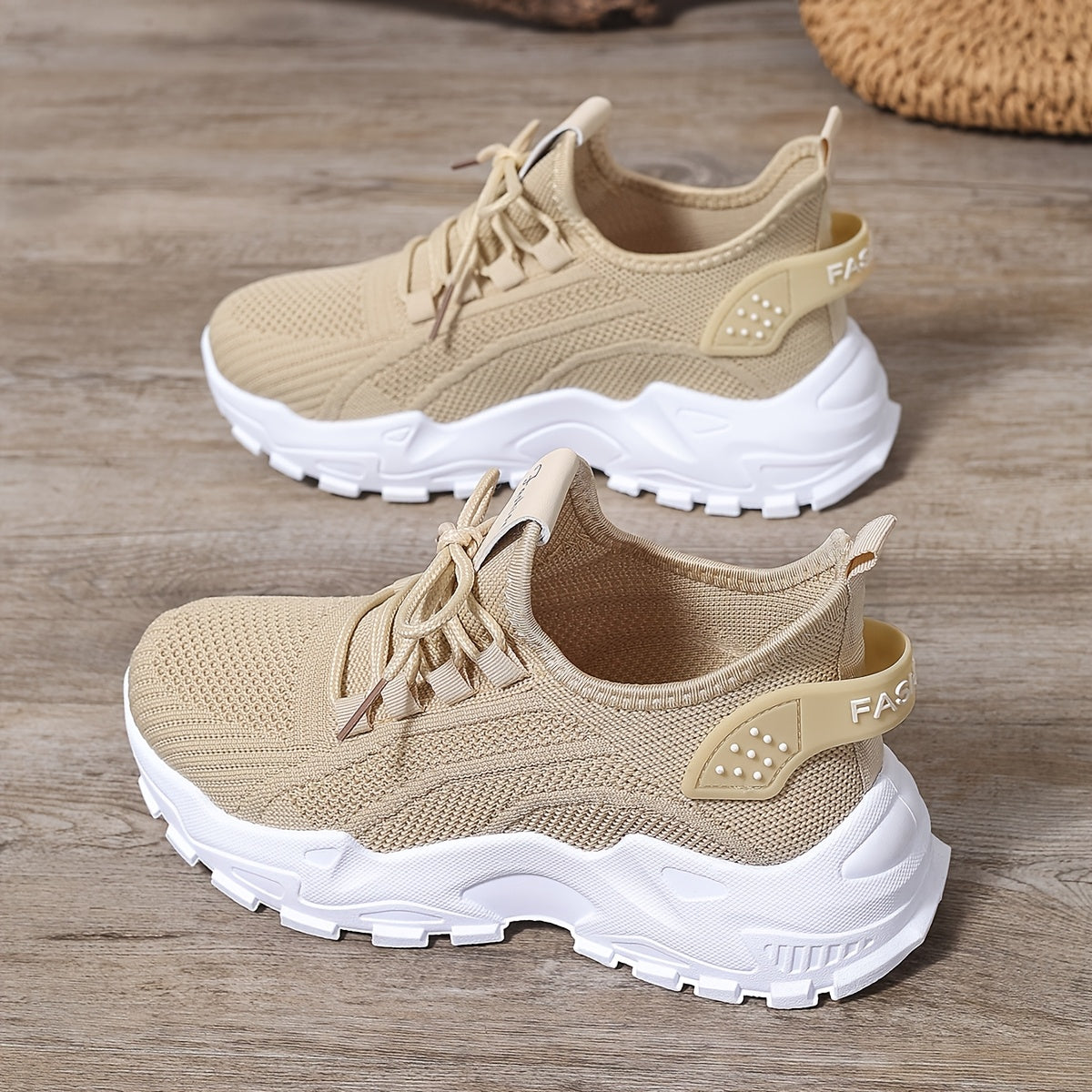 Breathable knit sneakers for women: lightweight, comfortable, low-top running shoes with soft soles for all seasons.