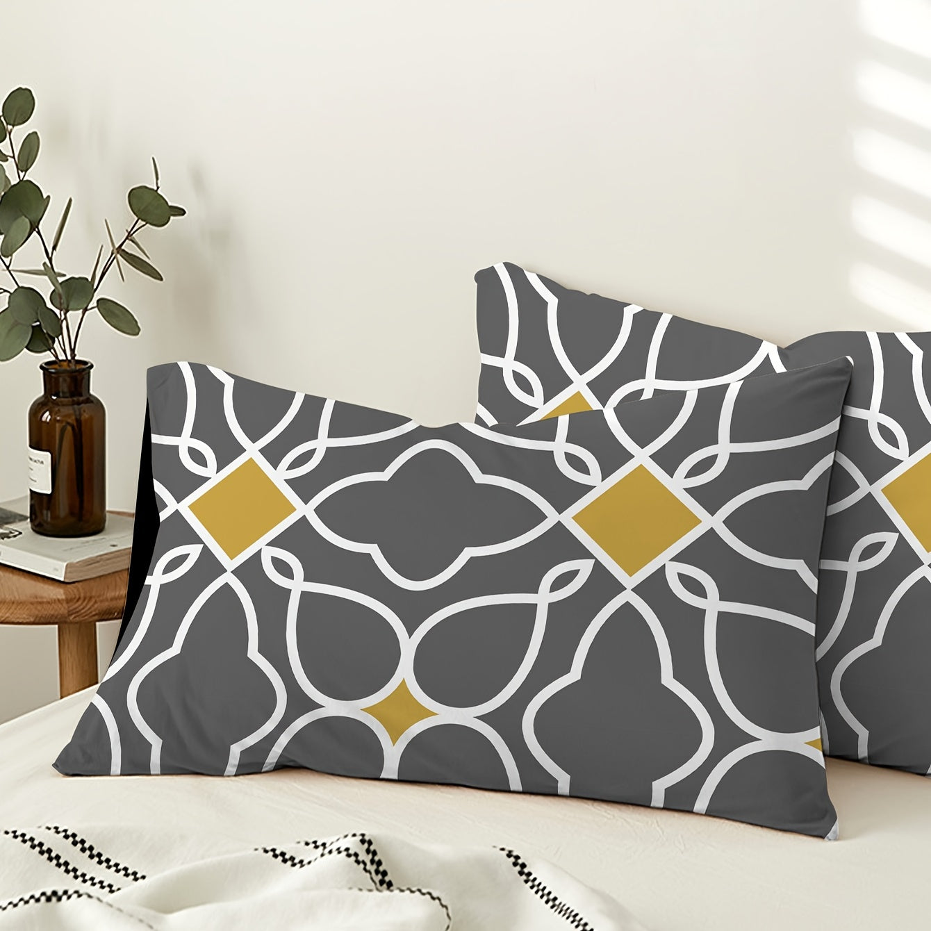 Set of 2 Pillowcases with Irregular Patterns (Pillow Core Not Included), Made of Soft and Breathable Fabric, Perfect for Decorating Bedroom Sofas and Homes