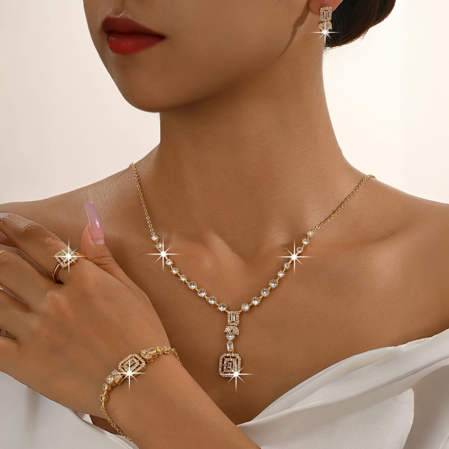 Luxurious 5-Piece Jewelry Set for Women, Featuring 18K Gold Plating, Synthetic Zirconia Stones in a Stylish Square Design, Made of Copper. Perfect for Everyday Wear or Special Wedding Events, with a Beautiful Celestial Symbol Theme. Ideal Gift for