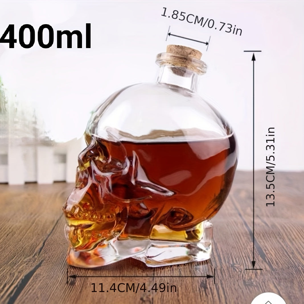 Skull Whisky Decanter for various liquors, perfect for bars, pubs, clubs, restaurants, and homes. Halloween-themed drinkware for spooky gatherings.