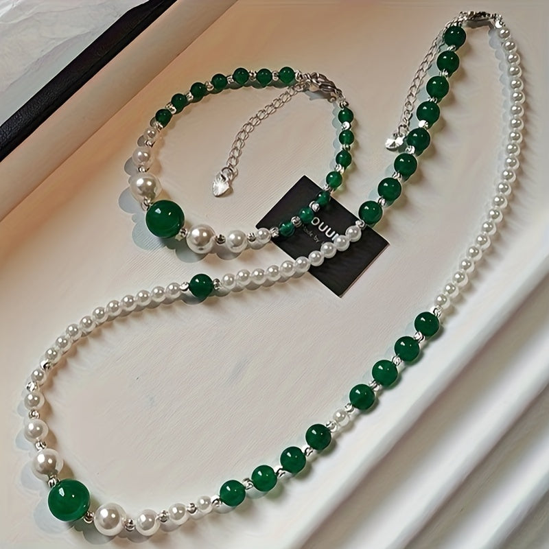 New Chinese Style 2-Piece Jewelry Set: Elegant Natural Green Jade & Pearl Bead Necklace and Bracelet, Vintage Ethnic Holiday Accessories, Synthetic Stone, No Ear Jaws, All-Season Versatile Gift for Women