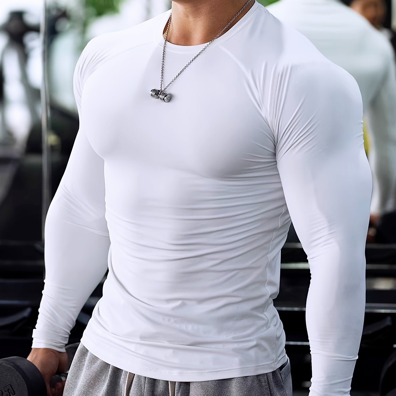 Men's solid color long sleeve T-shirt for sports and fitness, quick-drying and breathable.