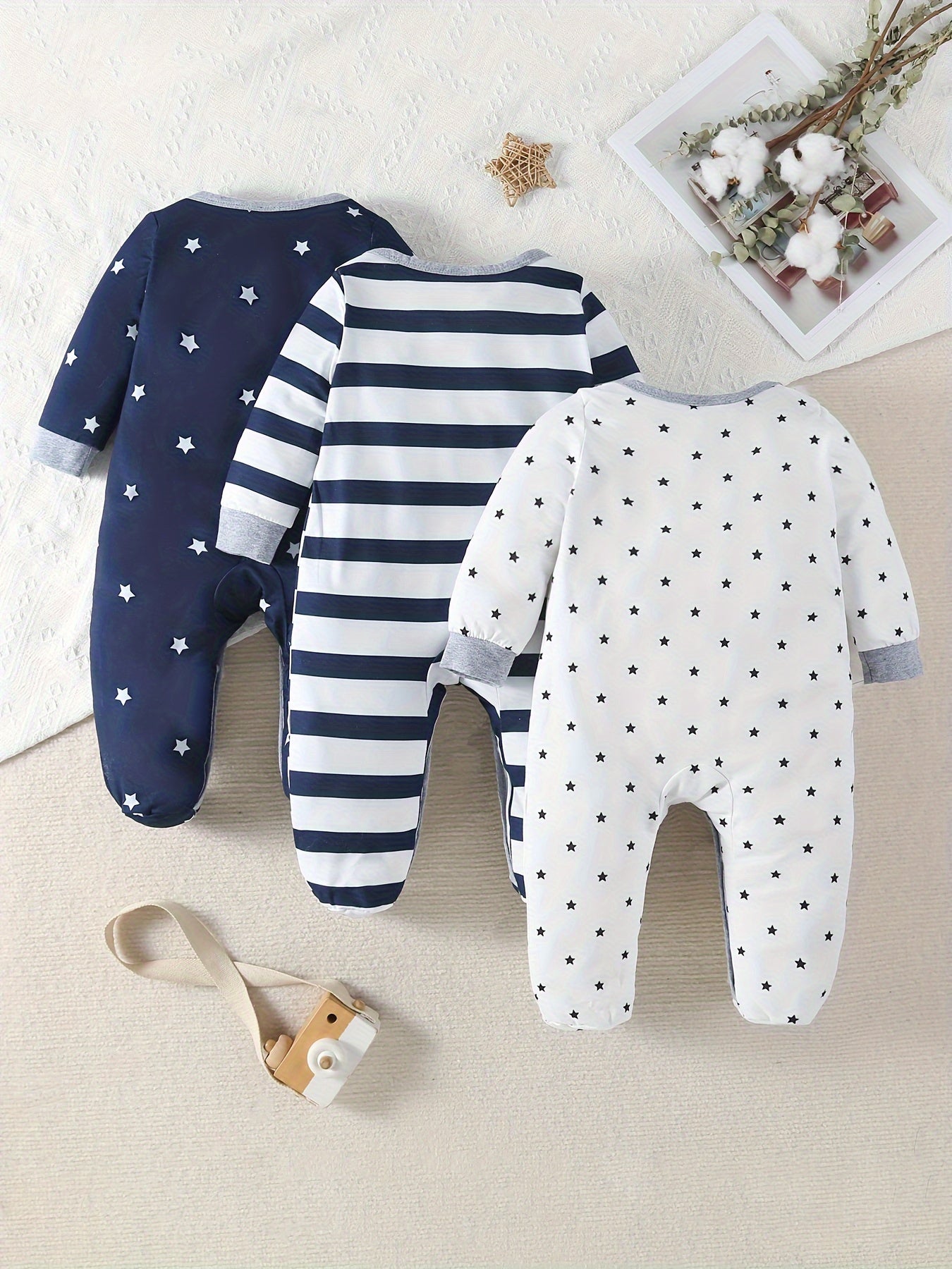 Star-printed footed bodysuit set for baby boys