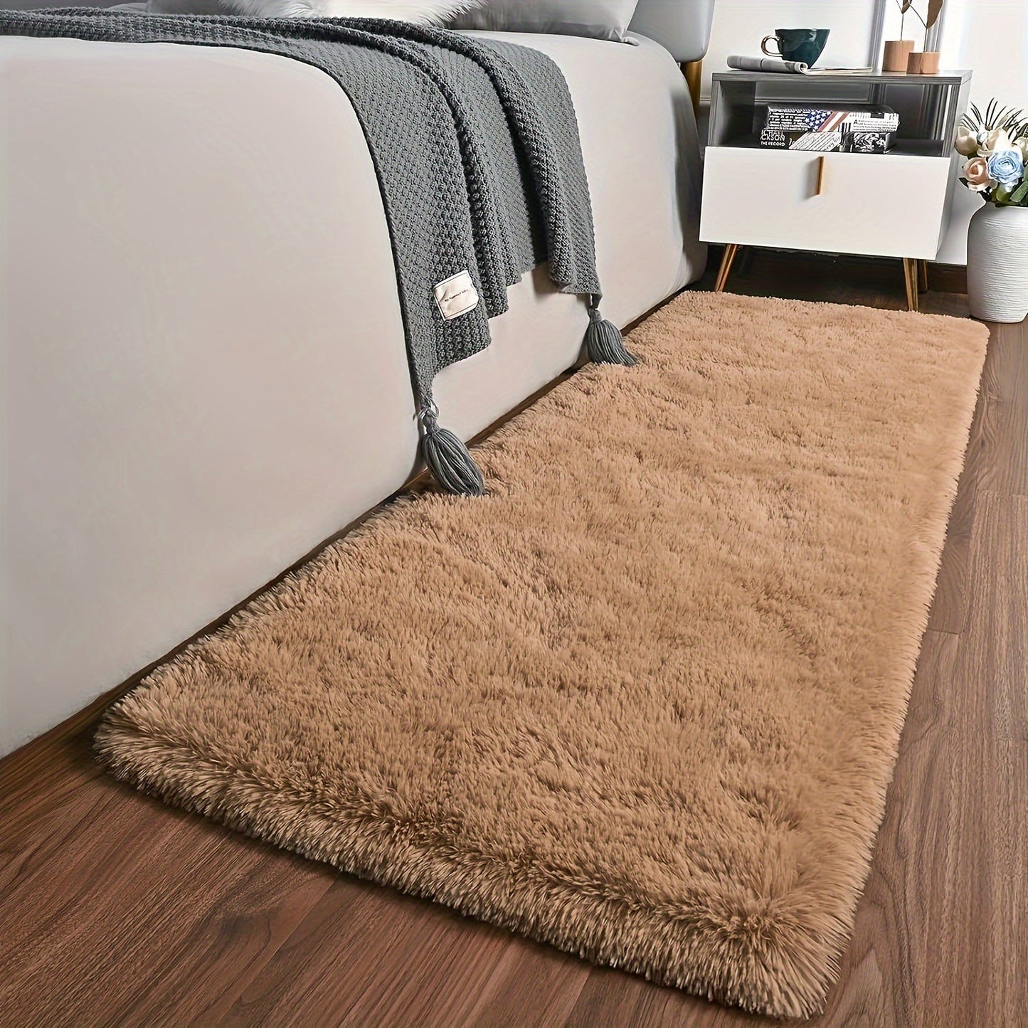 Soft Gradient Color Shaggy Area Mat, Polyester Mat for Living Room Bedroom Sofa Bedside Bay Window, Machine Washable, Available in Various Sizes