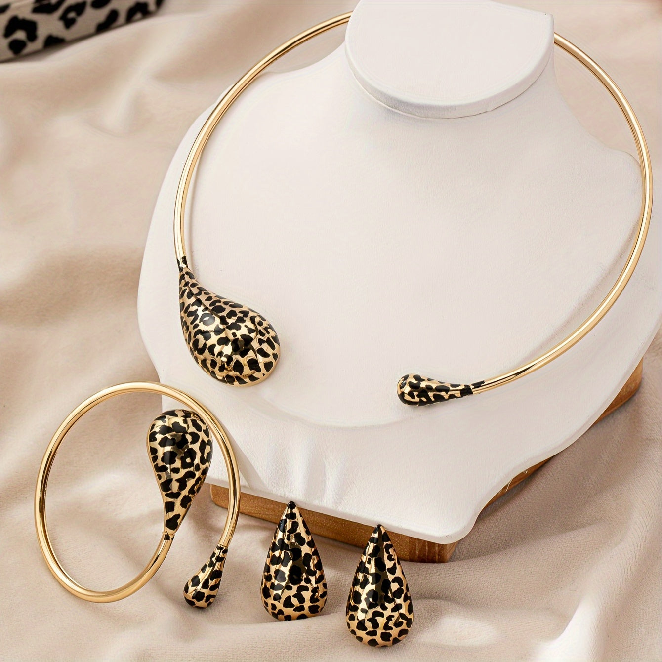 Women's Leopard Print Jewelry Set Featuring Collar, Bangle, and Stud Earrings - Made from Zinc Alloy with Stainless Steel Posts, Ideal for Everyday Wear