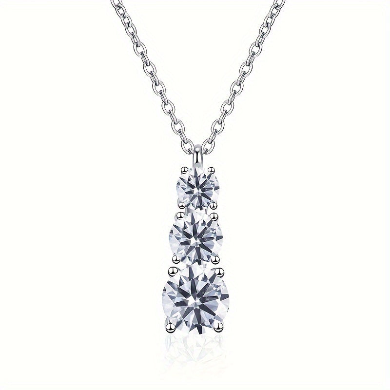 Stunning Choice: 1.8 Carat Moissanite Pendant Necklace in S925 Sterling Silver, Featuring a Triple Stone Design for Weddings and Engagements. Comes in an Elegant Box with Clavicle Chain, Ideal for Dinner Parties and as a Beautiful Gift with Bague Ringen.